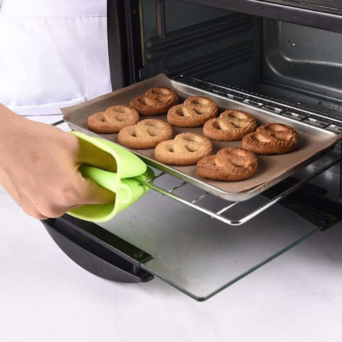HASTHIP 2Pcs Baking Paper for Oven 40x33cm Non-stick Greaseproof Liner for Oven Air Fryer Reuseable Cuttable Heat Resistant Food Grade Paper Liners for Electric Oven, BBQ, Air Fryer