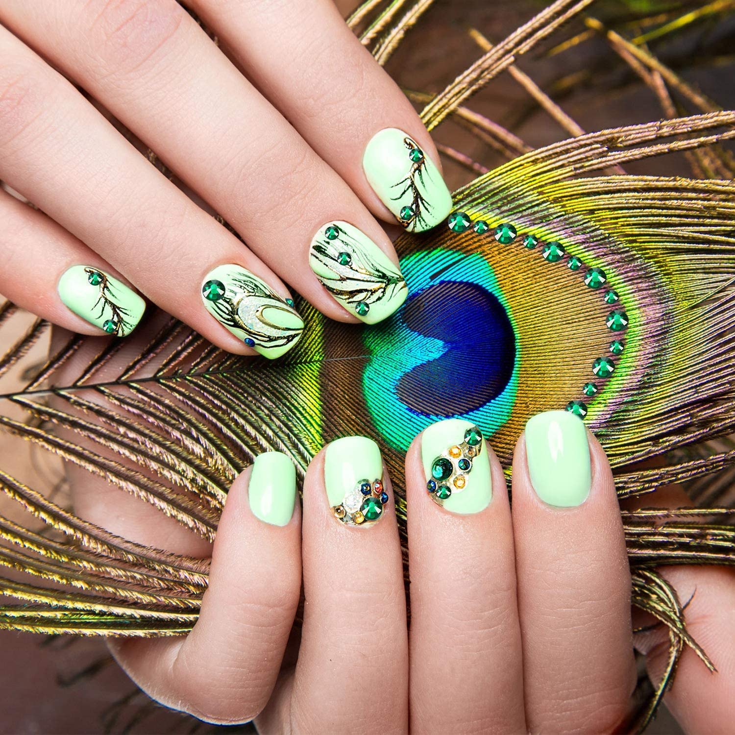 MAYCREATE Nail Art Rhinestones Kit for DIY Manicure with 12 Grid Box and Tweezers | Green