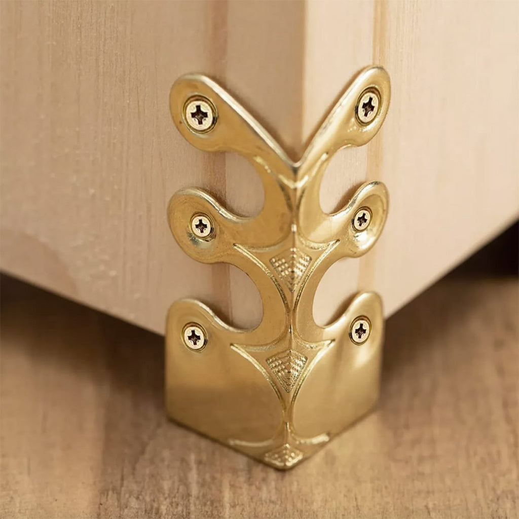 HASTHIP® 6Pcs Baseboard Corner Protectors, Rustic Vintage Metal Corner Protectors, Decorative Corner Protector, Brass Corner Protector, Floor Skirting Board Corner Protectors for Furniture (Gold)